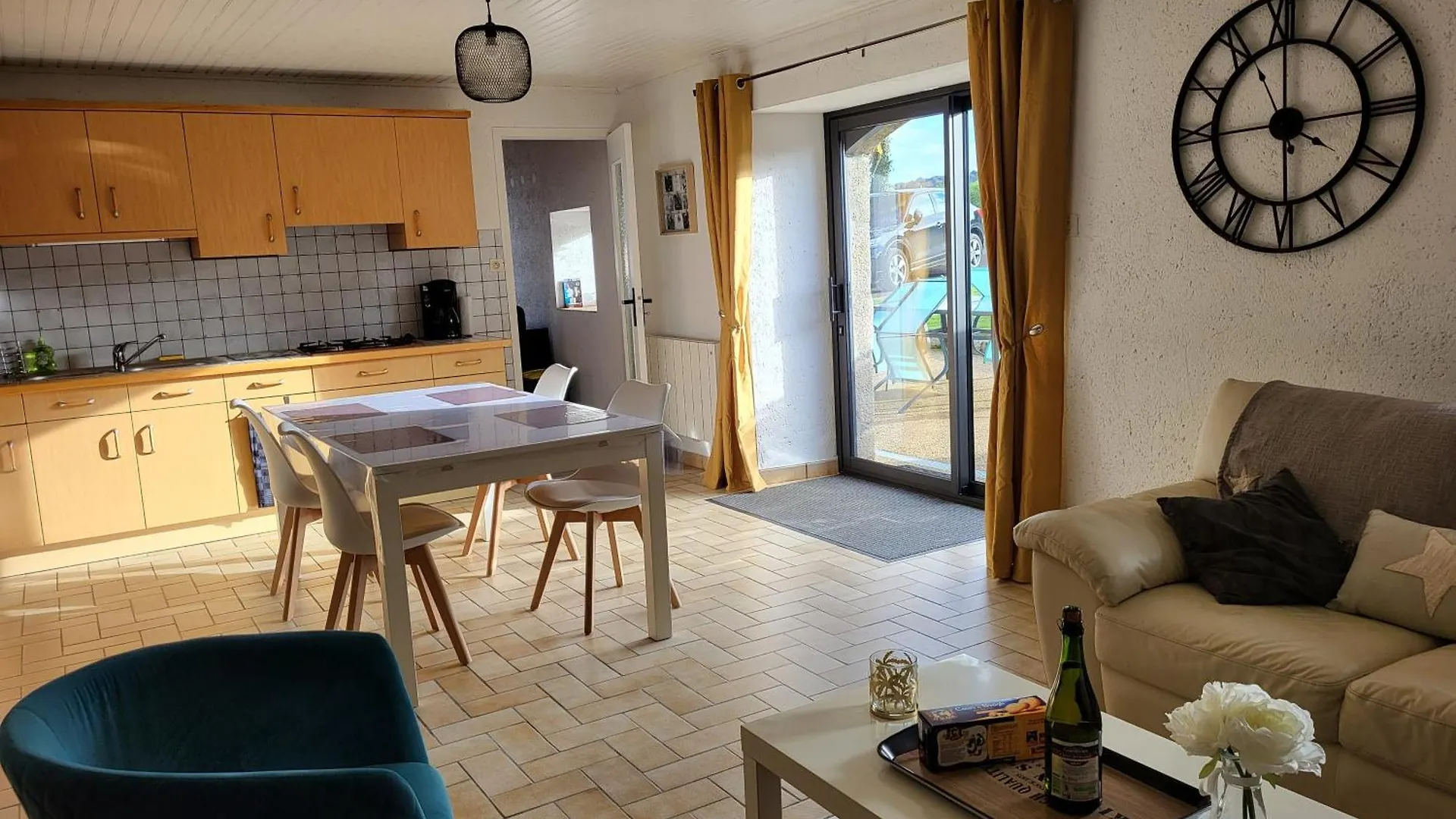 Holiday home Gite De Pennenez Plomodiern
